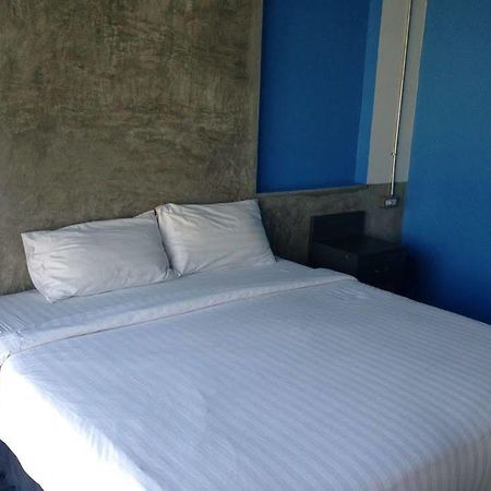 Pornsiri Hotel Sisaket Exterior photo